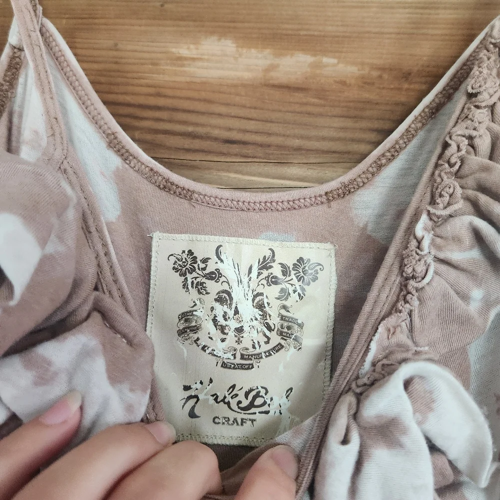 NWOT Hale Bob Tank Top With Adorable Flower Accent Size Small - Picture 3 of 3